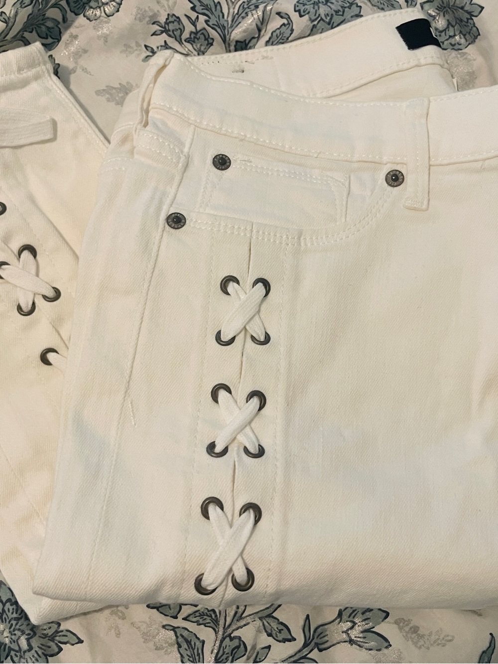 Express Mid Rise Skinny Ankle Jeans with Lace up Sides size 8R NWT